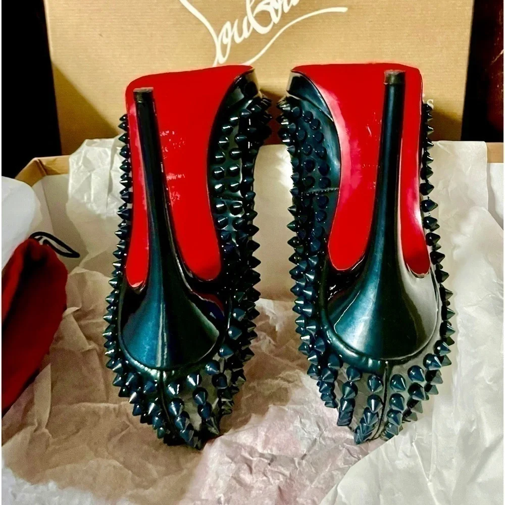 Christian Louboutin “Very Prive” peep toe pumps, patent navy blue EU37.5 120mm
